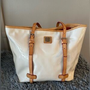 Dooney & Bourke Large Tote / Color: Cream and Tan